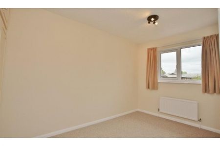 2 bedroom end of terrace house to rent - Photo 2