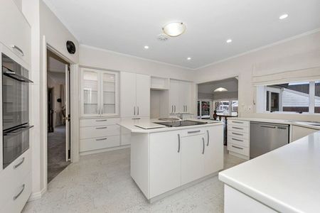 12 Ellerslie Ave - Photo 4