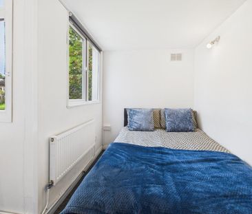 4 bedroom semi-detached house to rent - Photo 5