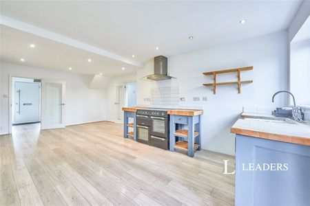 4 bedroom house to rent Stewarts Way, Manuden, Bishop's Stortford, Essex, CM23 - Photo 2