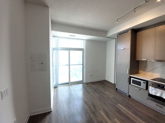 For Lease - 10 Honeycrisp Crescent Unit# 503, Vaughan, Ontario - Photo 1