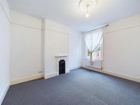 5 bedroom semi-detached house to rent - Photo 1