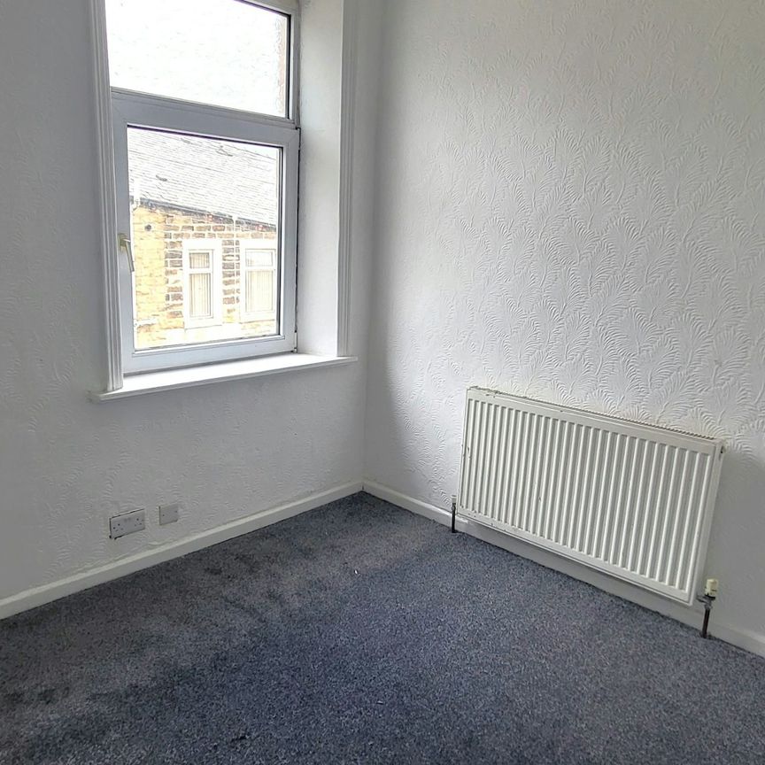 Terraced House to rent on - Photo 1