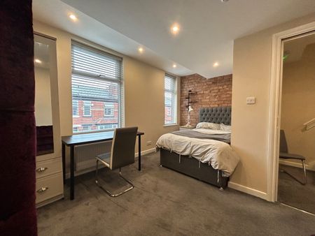 6 Bed Terraced House, Braemar Road, M14 - Photo 2