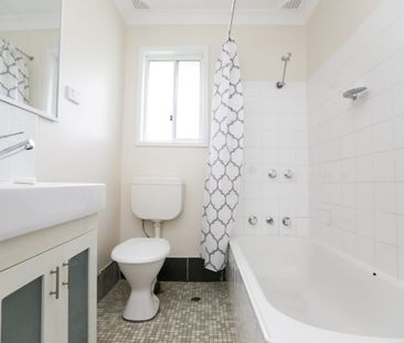 Tidy 3 Bedroom Home - Photo 3