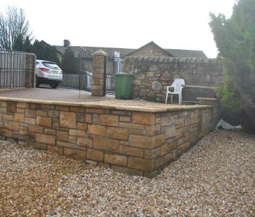 4 bedroom detached house to rent - Photo 2