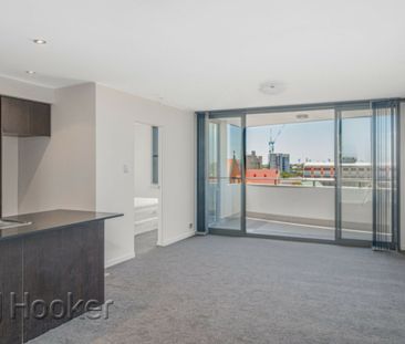 City Living Apartment! - Photo 1
