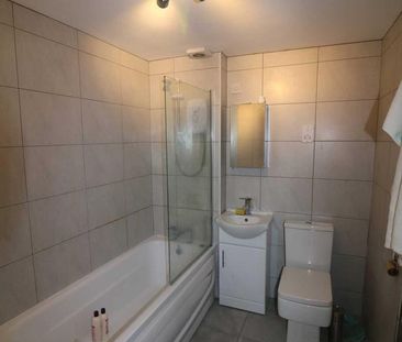 3 bedroom apartment to rent - Photo 2