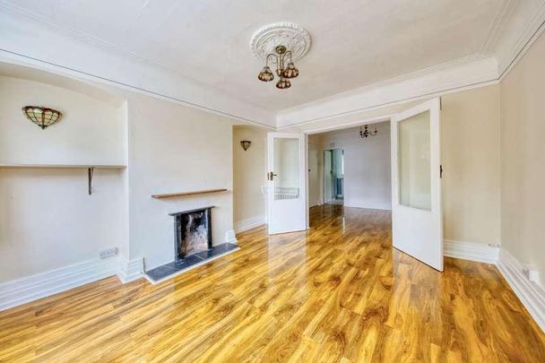 Park Road, Hampton Wick, KT1 - Photo 1