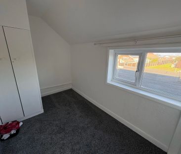 A characterful two bedroom former Fisherman's cottage situated just... - Photo 2