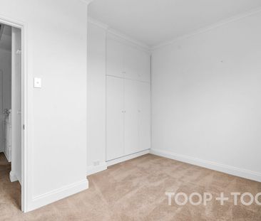 Comfortable & Convenient Living in the Gorgeous Glenside - Photo 4