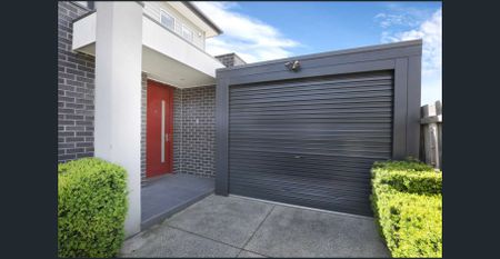 Stylish Low-Maintenance Townhouse - Photo 4