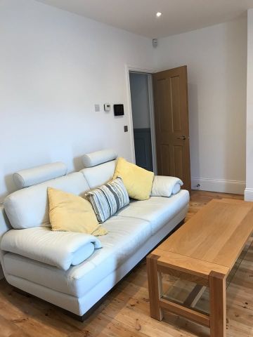 2 Bed Flat, Veronica Road, SW17 - Photo 2