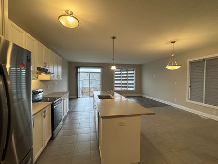 For Lease - 14 Sportsman Hill Street, Kitchener, Ontario - Photo 2