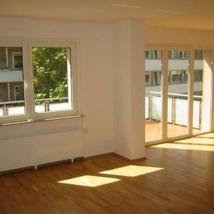 *IM BESTEN WESTEND MIT PARKETT UND RIESIGEM SONNENBALKON* - Foto 2