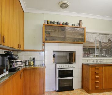 Three Bedroom Home In Sought After East Albury - Photo 3