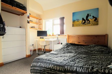 5 bedroom semi-detached house to rent - Photo 4