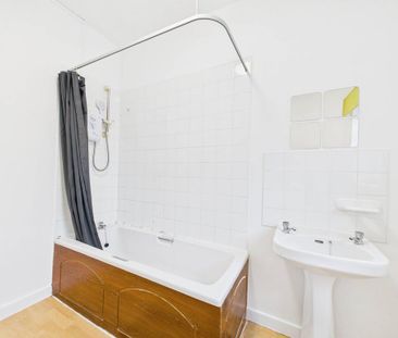 2 bedroom end of terrace house to rent - Photo 6