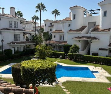 Alquiler de piso en Urbanización Los Naranjos de Marbella - Photo 2