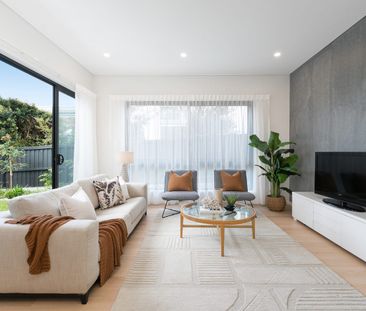 Architectural Townhouse - Photo 1