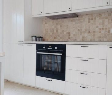 Inchiriere 2 camere Bloc nou ICIL zona aerisita loc de parcare privat - Photo 3