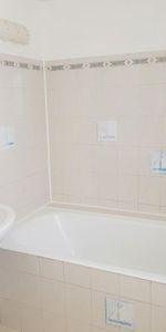 Location Appartement 2 pièces 41m² MONT DE MARSAN 40000 - Photo 3