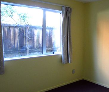 3 Bedrooms on Te Atatu Rd - Photo 6