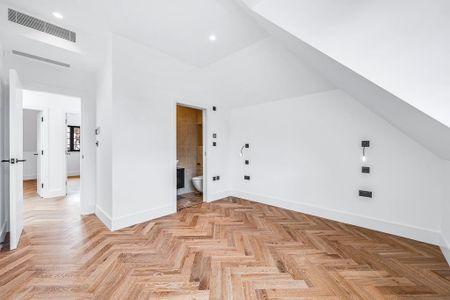 4 bedroom semi-detached house to rent - Photo 4