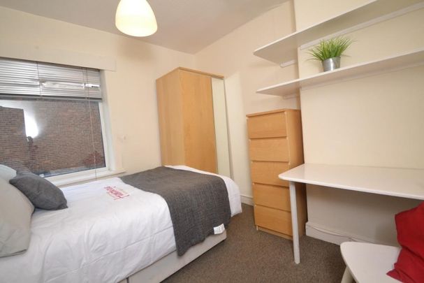 5 bedroom detached house to rent - Photo 1