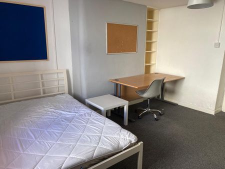 3 bedroom flat share to rent - Photo 2