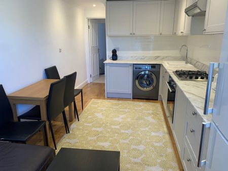 4 Bed Flat, Percy Road, E11 - Photo 2