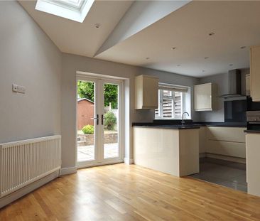 3 bedroom semi-detached house to rent - Photo 2