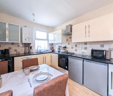 2 bedroom terraced house to rent - Photo 2