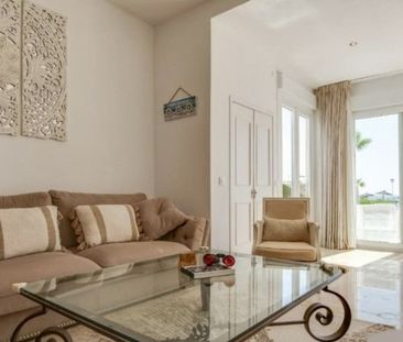 Luxury Townhouse for rent in Casares, Andalusia - Photo 2