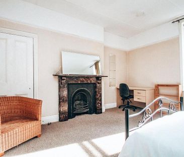 8 bedroom private hall to rent - Photo 6