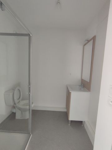 Location Appartement 1 pièce 18m² NIMES 30000 - Photo 3