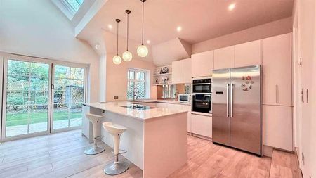 Lichfield Gardens, Richmond, TW9 - Photo 4