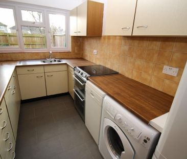 2 bedroom end of terrace house to rent - Photo 4