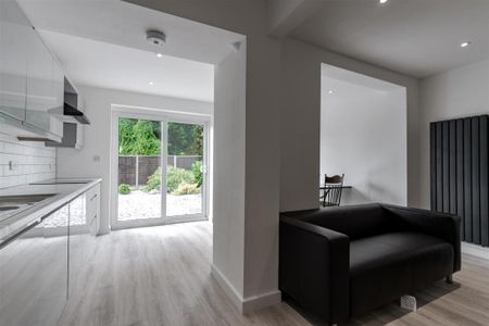 5 bedroom house to rent - Photo 2