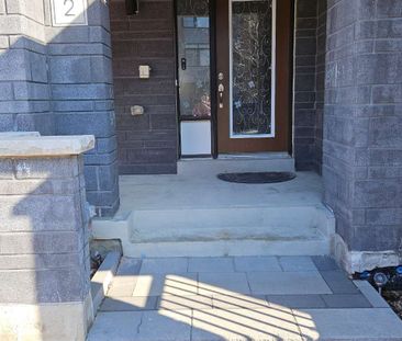 For Lease - 22 Vantage Loop, Newmarket, Ontario - Photo 5