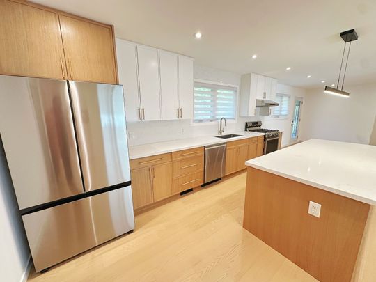 For Lease - 2417 Mississauga Road Unit# Main, Mississauga, Ontario - Photo 1
