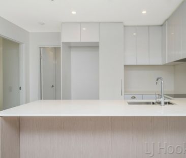 Where Luxury Meets Serenity! - Photo 5