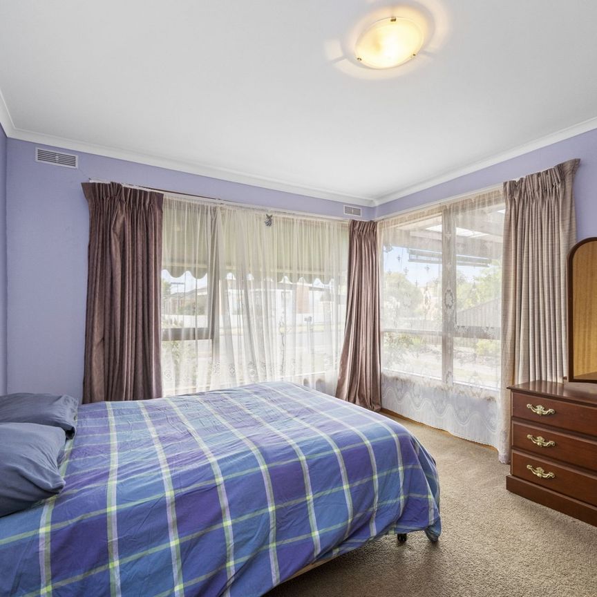 5 Huntington Street, Wendouree - Photo 1