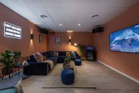 Luxe Studio Plus - Photo 2