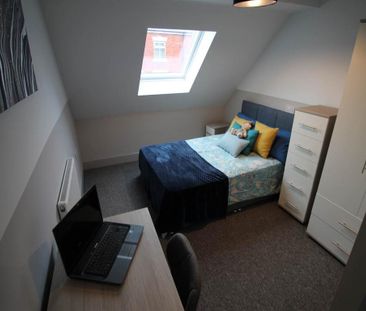3 bedroom flat to rent - Photo 3