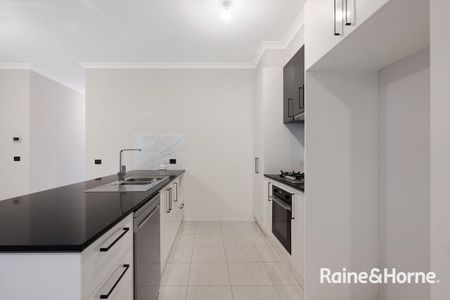Stunning Family Home in Cranbourne East - $600/week - Photo 5