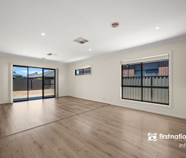 Great Family Home, Less than 1km to Alamanda College - Photo 3