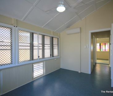 NEAT & TIDY - GREAT LOCATION - Photo 4