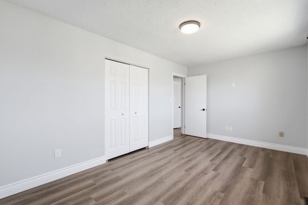 For Lease - 577 Tuscarora Drive, Hamilton, Ontario - Photo 2