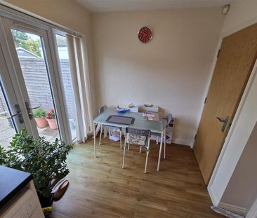 3 bedroom terraced house to rent - Photo 3